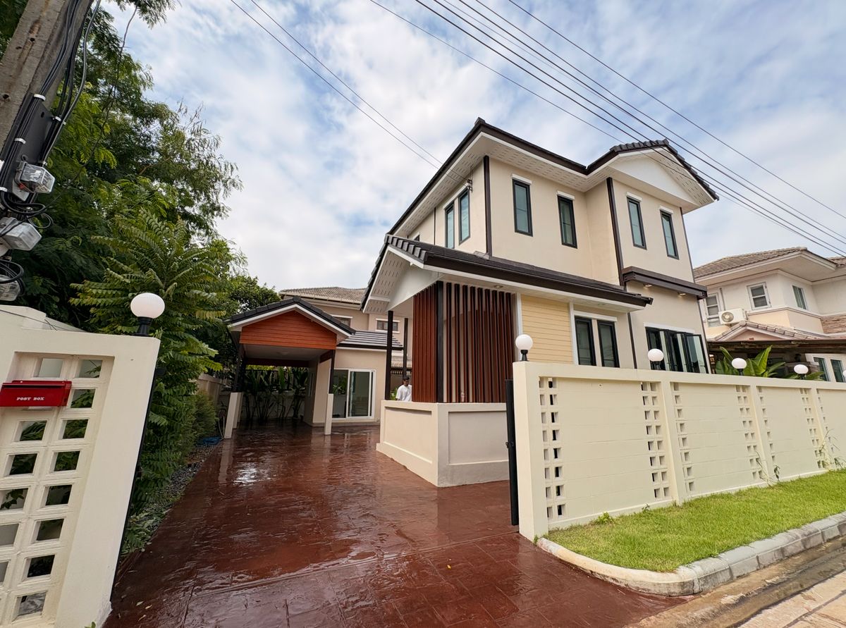 House for sale Panjasap Village Park Pinklao Next to Boromarajonani Road House for sale Panjasap Village Park Pinklao Next to Boromarajonani Road