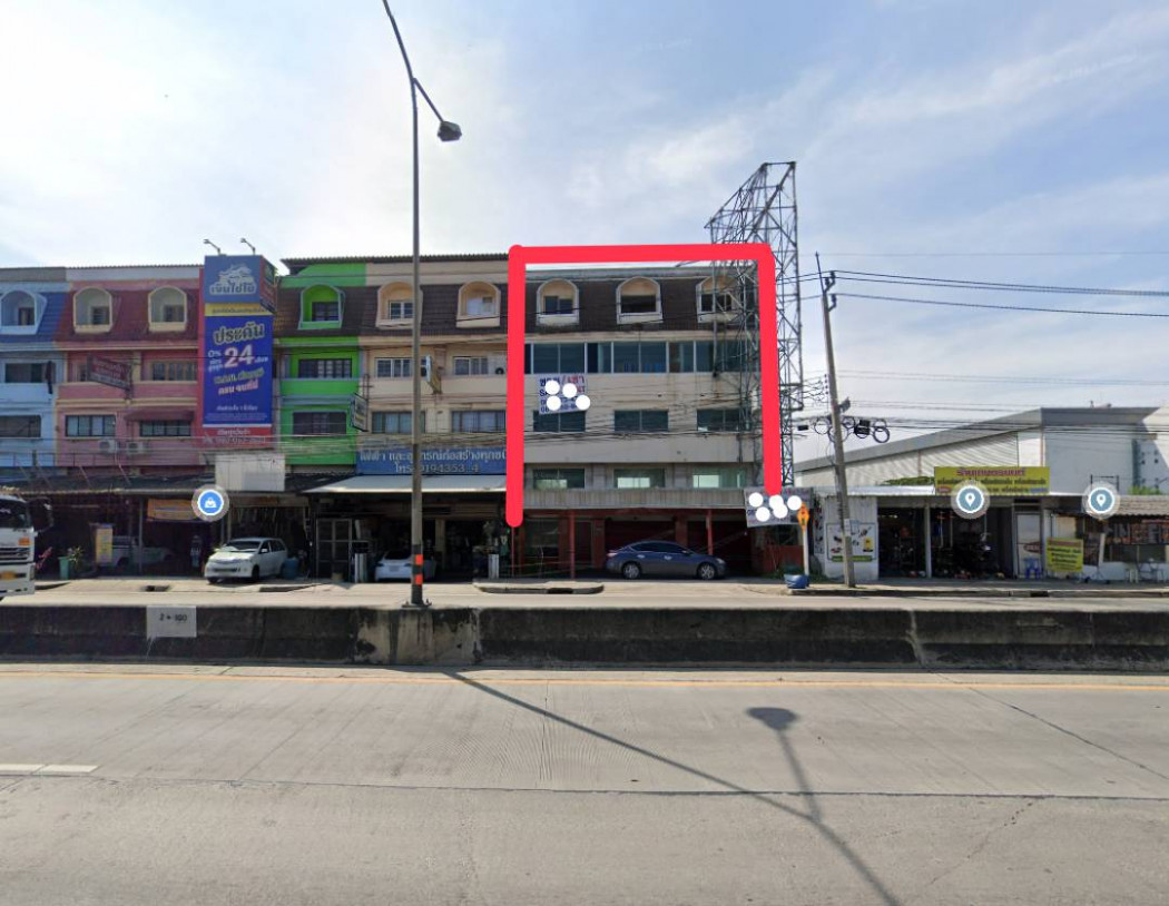 ขายถูก อาคารพาณิชย์ 4.5ชั้น 3คูหา ติดถนนร่มเกล้า 400 ตรม 50 ตรว ขายถูก อาคารพาณิชย์ 4.5ชั้น 3คูหา ติดถนนร่มเกล้า 400 ตรม 50 ตรว