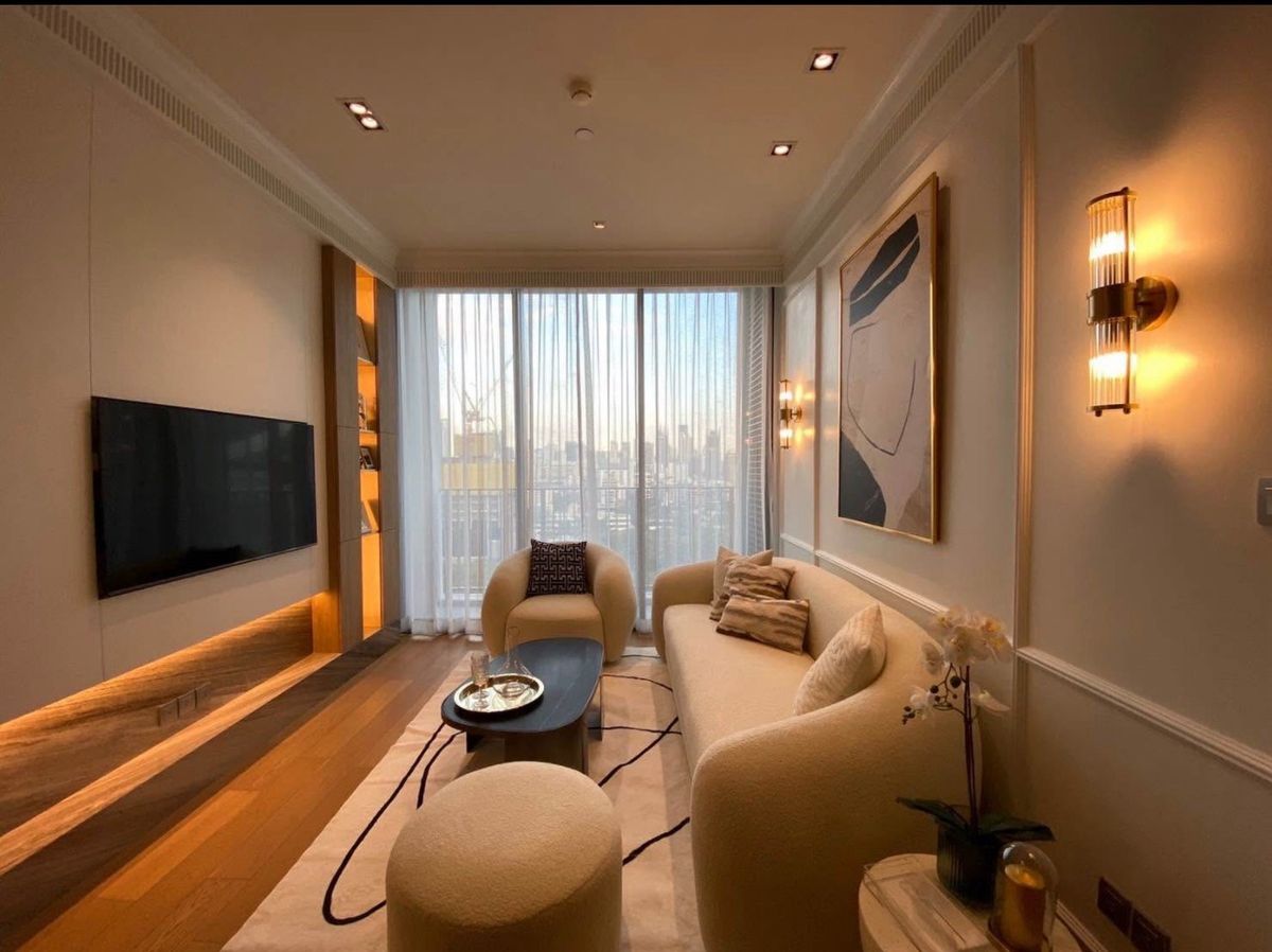 📢👇A nice decoration bedroom in one of good location near Central Chidlom, prime area Sinthorn village, Central world, Siam Square 📢👇A nice decoration bedroom in one of good location near Central Chidlom, prime area Sinthorn village, Central world, Siam Square