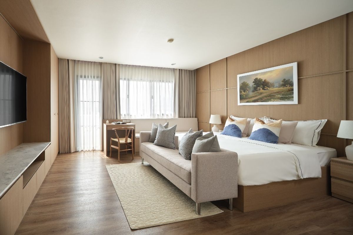 Thonglor Exclusive Living-4-Bedroom Unit at United Tower for Rent