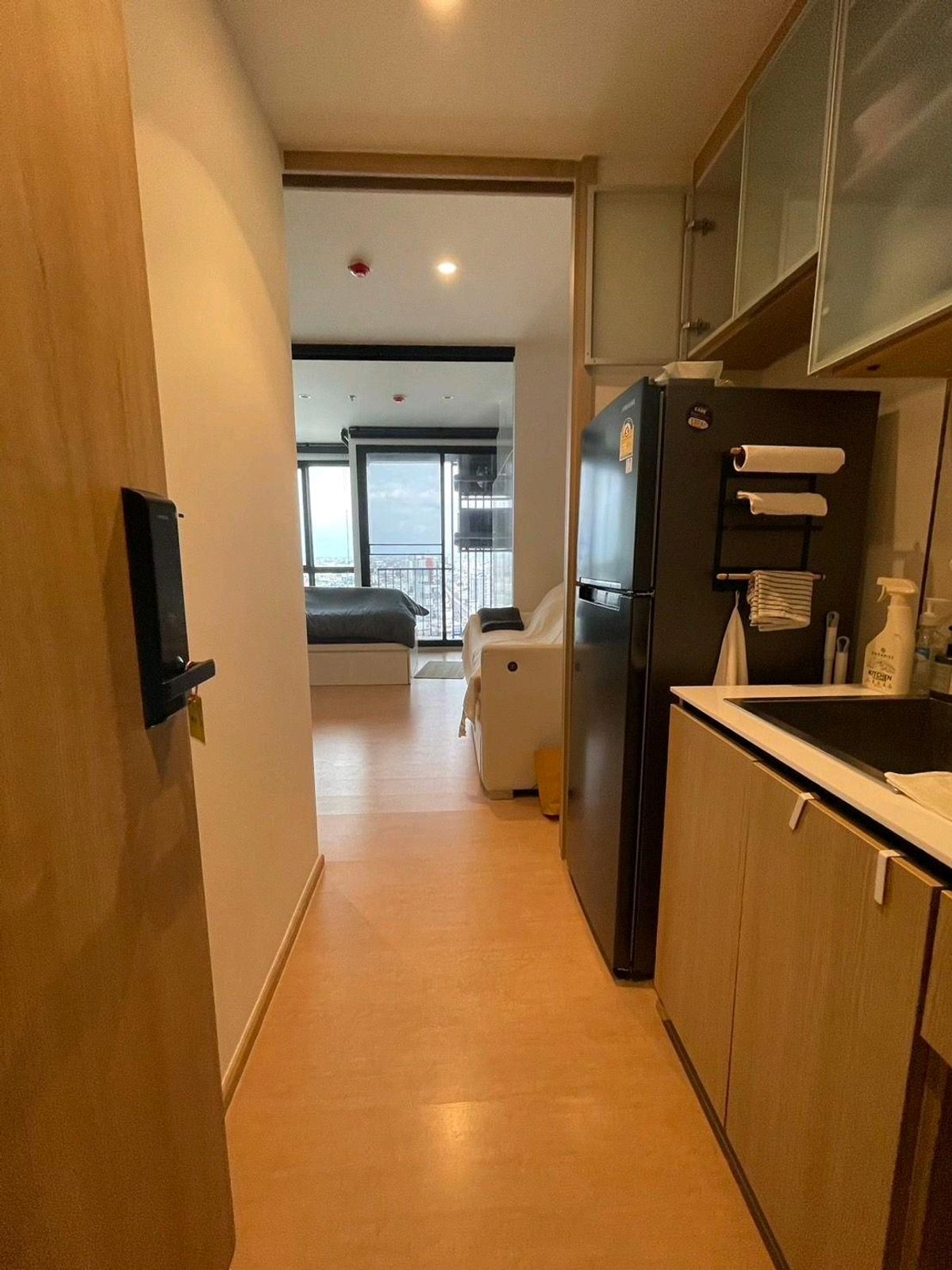 Maru Ladprao 15 is total main character energy a 30.15 sqm space literally 1 minute to the MRT. It is totally pet-friendly and the view slays. Shopping is right there.