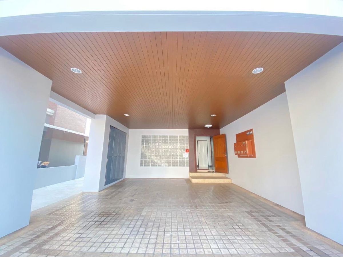  ♢ Prime Location Home Office ♢ 4 ชั้น ขนาดที่ดิน 83.50 ตร.ว. พื้นที่ใช้สอย 550.00 ตร.ม. | 2 ห้องนอน / 7 ห้องน้ำ / 8 ที่จอดรถ | ใกล้ MRT ห้วยขวาง – รูปที่ 4