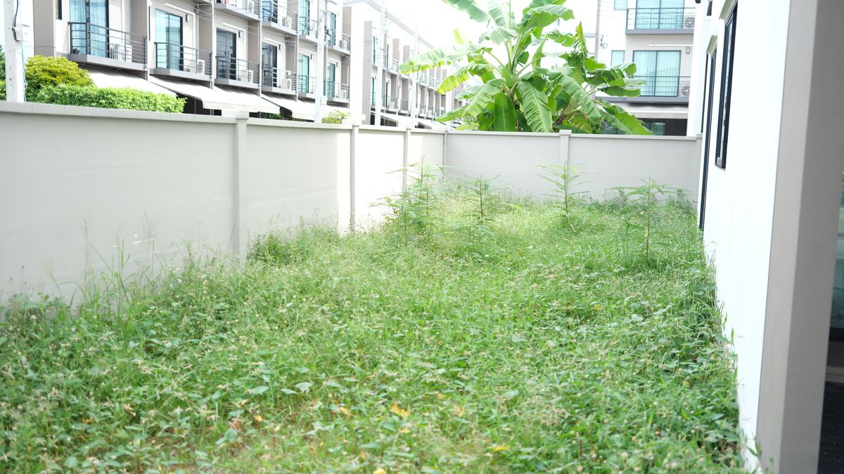 Selling at Loss corner unit with a garden – รูปที่ 4