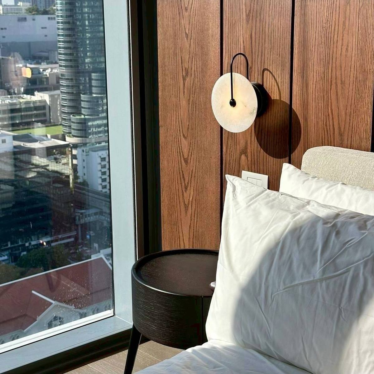  ♢ Prime Location ♢ ชั้น 20+ 154.59 ตร.ม. 2 ห้องนอน | ใกล้ Mercury Tower 110 ม., โรงเรียนมาแตร์เดอี 110 ม., Central ชิดลม 220 ม., BTS สถานีชิดลม 250 ม. – รูปที่ 4