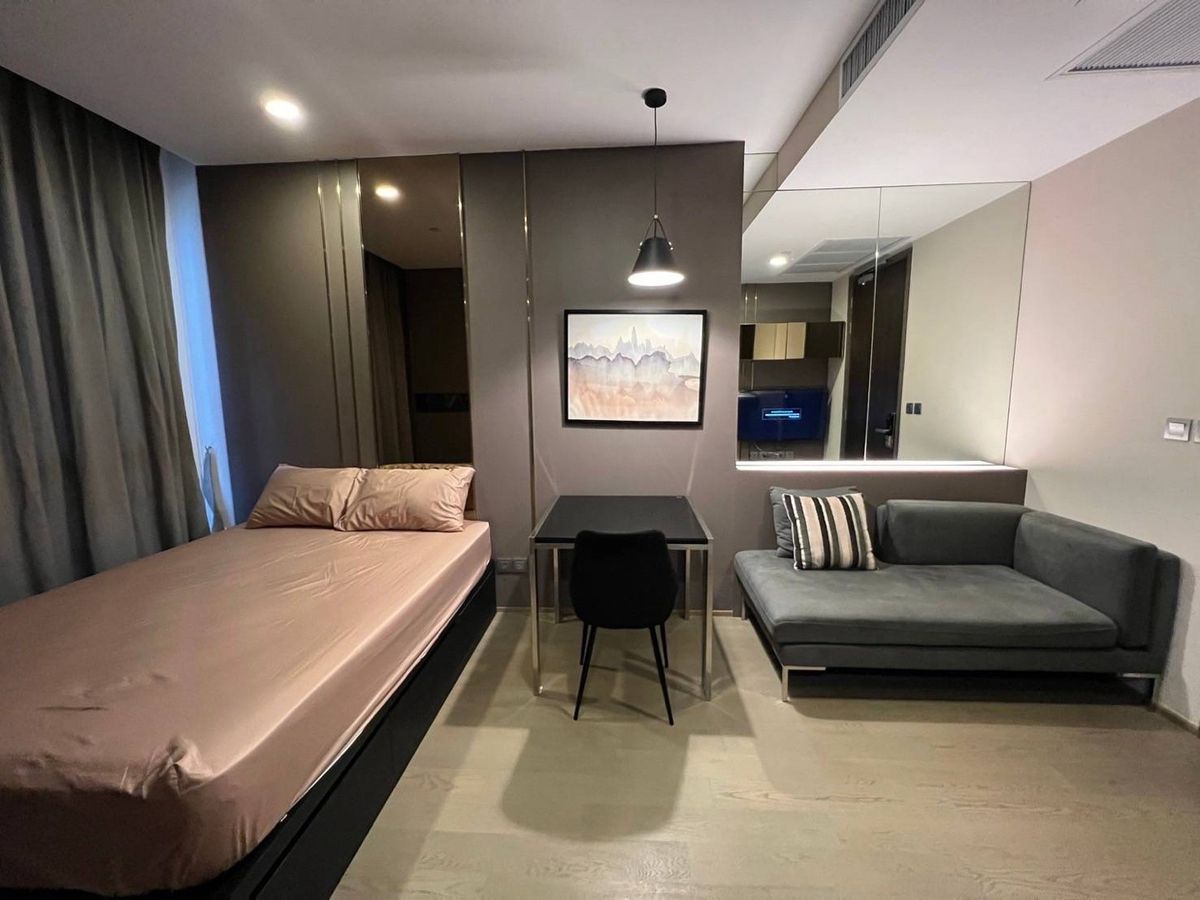 For Rent!! Ashton Chula - Silom Rent Price!! 22,000฿ per month❤️‍🔥Studio size 26 sq.m.Contract Aomam (agent) Tel./Line id : 0955871692 WhatsApp : +66 95 587 1692