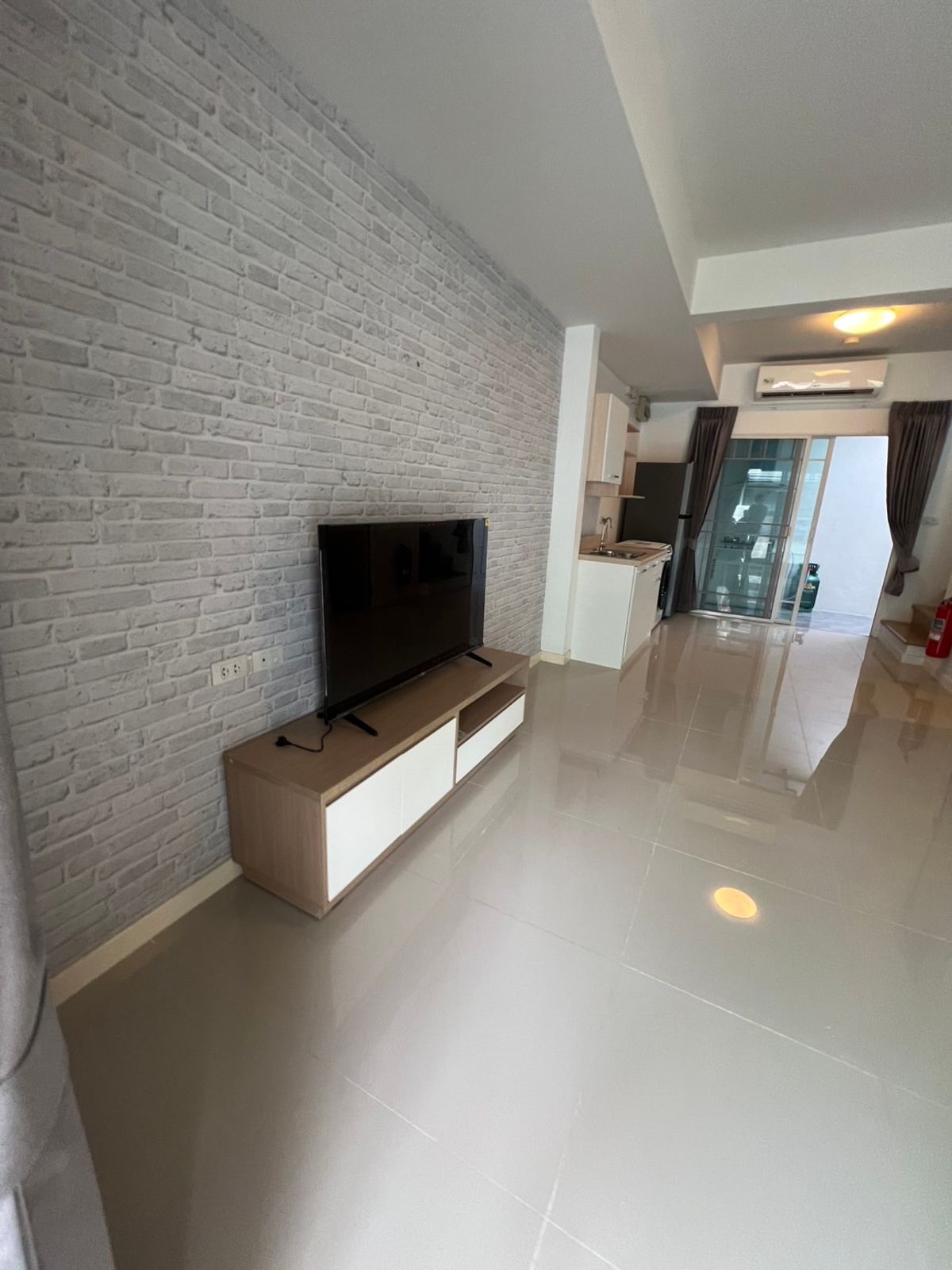 P-2735 Urgent rent! Indie 1, Bang Na Km. 7 beautiful houses. There is a garden in front of the house near Mega Bangna.