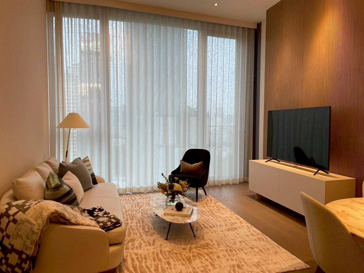  ♢ Modern Luxury ♢ ชั้น 15+ 84.00 ตร.ม. 1 ห้องนอน | ใกล้ Mercury Tower 110 ม., โรงเรียนมาแตร์เดอี 110 ม., Central ชิดลม 220 ม., BTS สถานีชิดลม 250 ม.