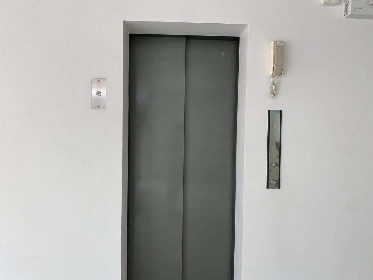 ♦ Rare Unit Home Office ♦ 5 ชั้น | ขนาดที่ดิน 40.00 ตร.ว. พื้นที่ใช้สอย 560.00 ตร.ม. | 1 ห้องนอน 5 ห้องน้ำ 6 ที่จอดรถ | ใกล้ The Nine Center พระราม 9 – รูปที่ 4