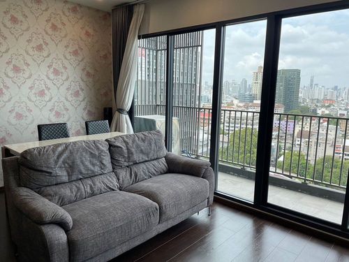 🌇 Luxury Condo in the Heart of Ekkamai – C Ekkamai, 2-Bedroom, High Floor with City View, Fully Furnished, Ready to Move In, Near BTS Thonglor