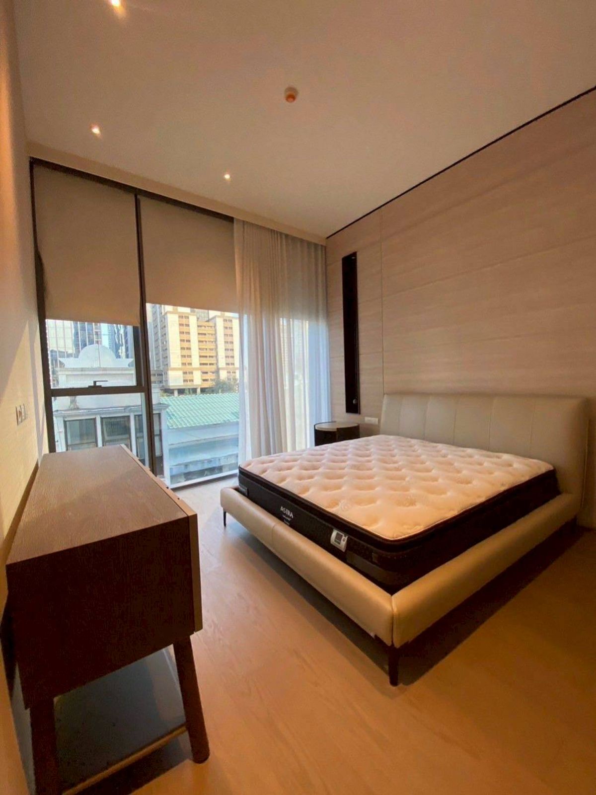  ♢ Modern Luxury ♢ ชั้น 05+ 83.61 ตร.ม. 1 ห้องนอน | ใกล้ Mercury Tower 110 ม., โรงเรียนมาแตร์เดอี 110 ม., Central ชิดลม 220 ม., BTS สถานีชิดลม 250 ม.