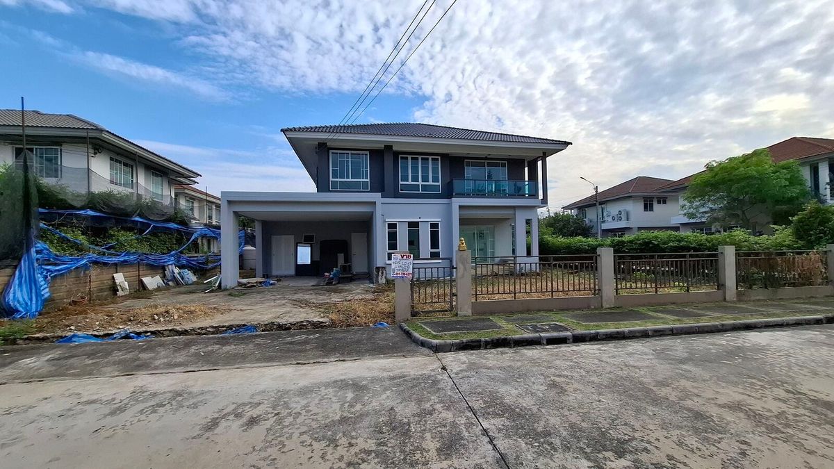 Urgent sale! 2 -storey detached house, Habitia, Panya Intra, Habitia Vent Panyaindra, Sam Wa Tawan, Khlong Sam Wa District, Bangkok. Great value! Special only 8,000,000