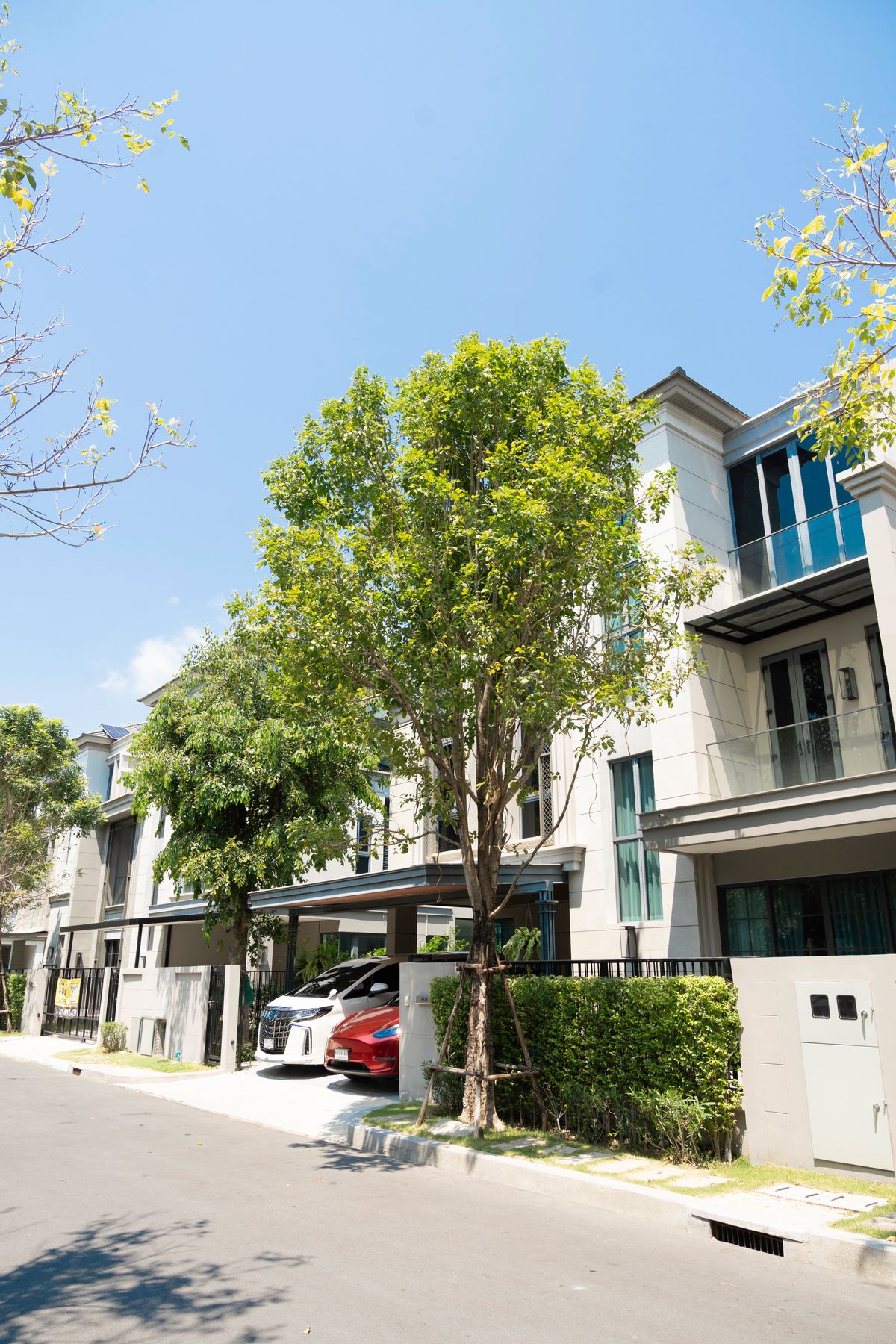Luxury Duxury Duplex Home Luxury House for sale, The Sonne Srinakarin Project Luxury Duxury Duplex Home Luxury House for sale, The Sonne Srinakarin Project