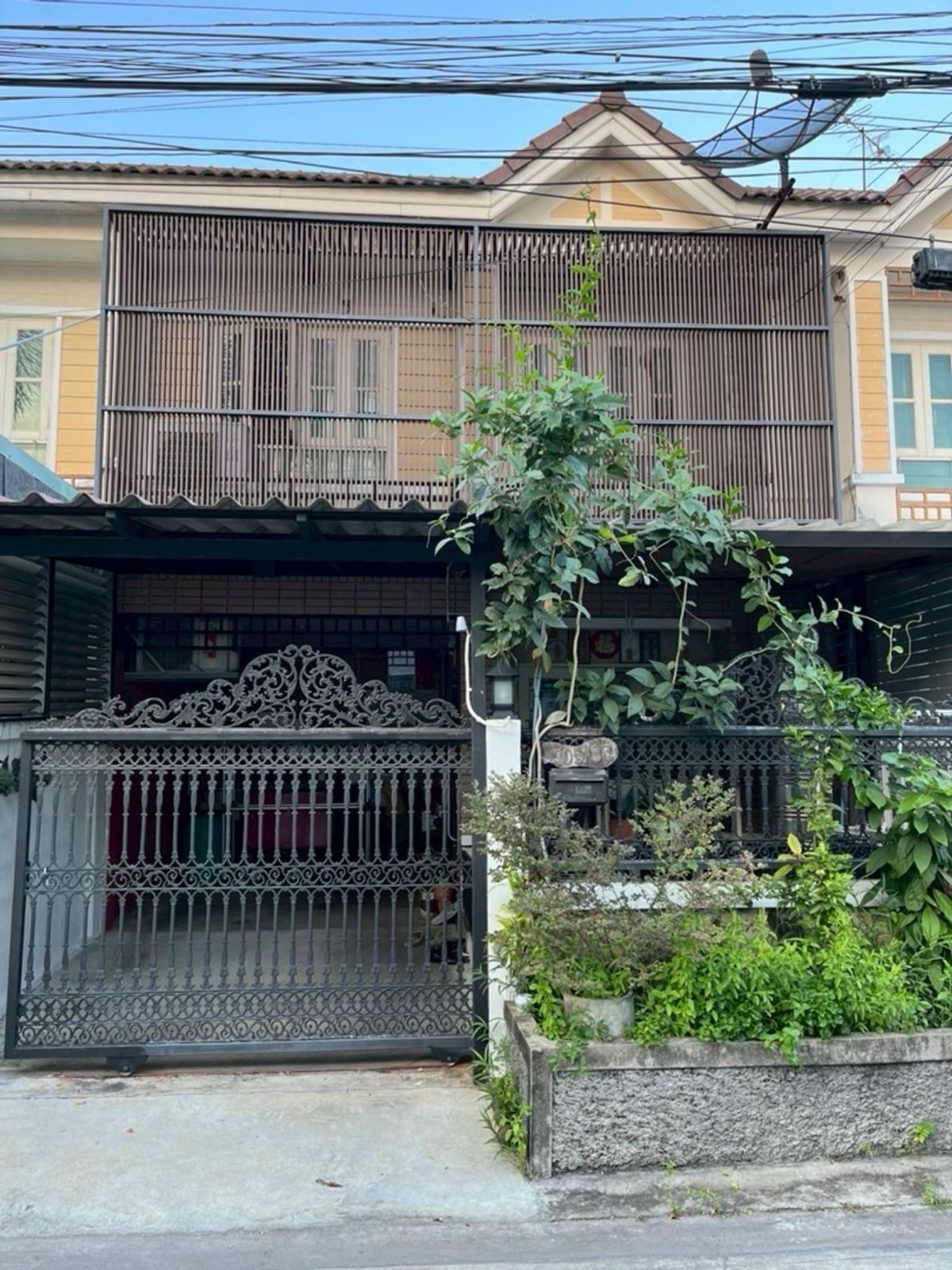 ขายทาวน์เฮ้าส์ 2 ชั้น 21 ตรว. 3 ห้องนอน 2 ห้องน้ำ ราคาดี ขายทาวน์เฮ้าส์ 2 ชั้น 21 ตรว. 3 ห้องนอน 2 ห้องน้ำ ราคาดี