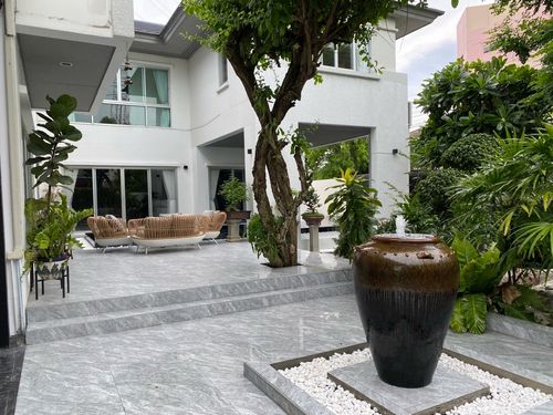 ขายพร้อมผู้เช่า สัญณาสิ้นสุด 30/7/70
Pool villa หรู เป็นส่วนตัว ใจกลางพัฒนาการ เดินทางสะดวกหลายเส้นทาง ใกล้ จุดขึ้นลง ทางด่วน BTS และ Airport Link เหมาะทั้งอยู่อาศัยและลงทุนระยะยาว