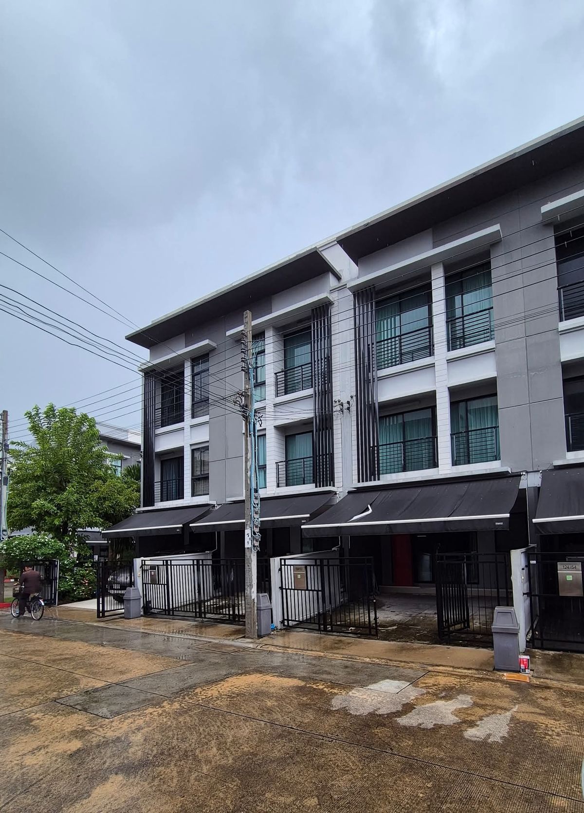 ขายทาวน์โฮม 3 ชั้น บ้านสวย บ้านกลางเมือง พระราม 2–พุทธบูชา 19 ตร.วา 3ห้องนอน 3 ห้องน้ำ บ้านสวย ดูแลอย่างดี ขายทาวน์โฮม 3 ชั้น บ้านสวย บ้านกลางเมือง พระราม 2–พุทธบูชา 19 ตร.วา 3ห้องนอน 3 ห้องน้ำ บ้านสวย ดูแลอย่างดี