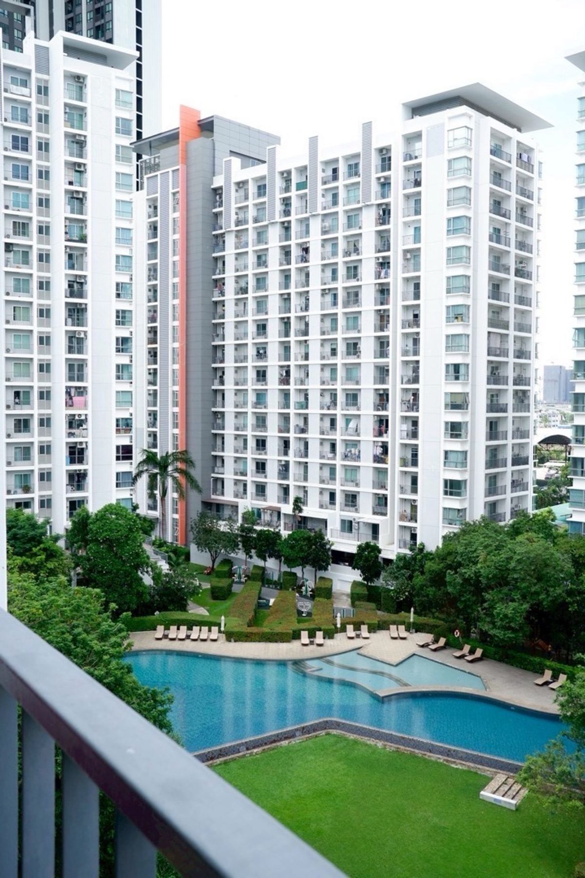 For sale: The Parkland Srinakarin (The Parkland Srinakarin)🛏️ 2 bedrooms 🛁 2 bathrooms 🛋️ 1 living room, size 40 sq m. Building A, 9th floor 🌅 Sunrise view ✨ Price 3,200,000 baht ✨ For sale: The Parkland Srinakarin (The Parkland Srinakarin)🛏️ 2 bedrooms 🛁 2 bathrooms 🛋️ 1 living room, size 40 sq m. Building A, 9th floor 🌅 Sunrise view ✨ Price 3,200,000 baht ✨