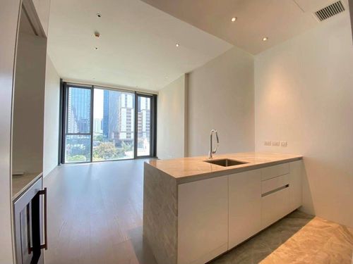 ♢ Pet Friendly ♢ ชั้น 05+ 84.00 ตร.ม. 1 ห้องนอน | ใกล้ Mercury Tower 110 ม., โรงเรียนมาแตร์เดอี 110 ม., Central ชิดลม 220 ม., BTS สถานีชิดลม 250 ม.