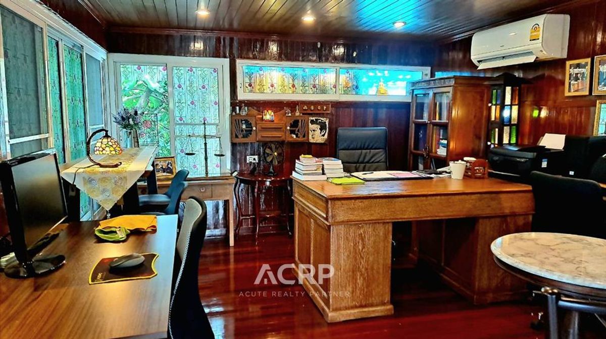 ขายบ้านเดี่ยว 3 ชั้น หมู่บ้านจิตรนภา พุทธมณฑลสาย 3 ซอย 28 บ้านหลังหัวมุม ทำเลดี ถนนหน้าบ้านกว้าง รถคอนเทนเนอร์เข้าได้ เหมาะอยู่อาศัยหรือทำโฮมออฟฟิศ – รูปที่ 2