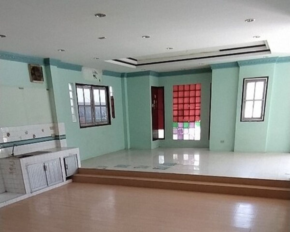 ขายด่วน! อพาร์ตเมนต์ 2 ชั้น ซอยบ้านกระแซง 10 ถ.วัดเสด็จ-ศูนย์ศิลปาชีพบางไทร ต.บ้านกระแชง อ.เมืองปทุมธานี จ.ปทุมธานี (โปรโมชั่นราคาถูก! ลดพิเศษเหลือ 3,570,000  บาท) – รูปที่ 3