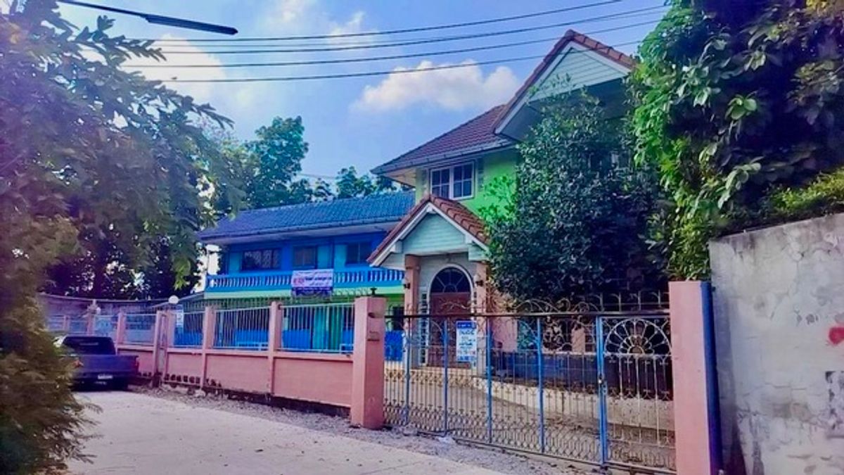 ขายด่วน! อพาร์ตเมนต์ 2 ชั้น ซอยบ้านกระแซง 10 ถ.วัดเสด็จ-ศูนย์ศิลปาชีพบางไทร ต.บ้านกระแชง อ.เมืองปทุมธานี จ.ปทุมธานี (โปรโมชั่นราคาถูก! ลดพิเศษเหลือ 3,570,000  บาท) – รูปที่ 2