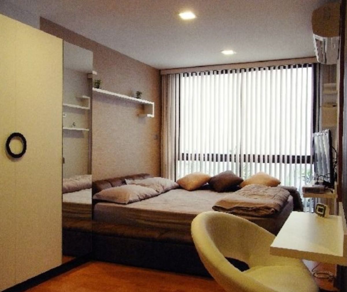 JO130, the cheapest selling. Low Rise Xvi The Sixtenth Condominium 300 meters from the MRT (Queen Sirikit Convention Center).