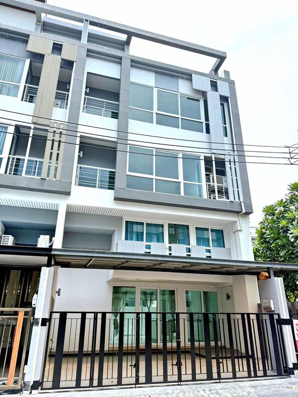 HK0381♛ 3 bedroom townhome for rent ⚝ Thai language ♜BTS/MRT-∞099-5919653,065-9423251▚Line@Sure Residence