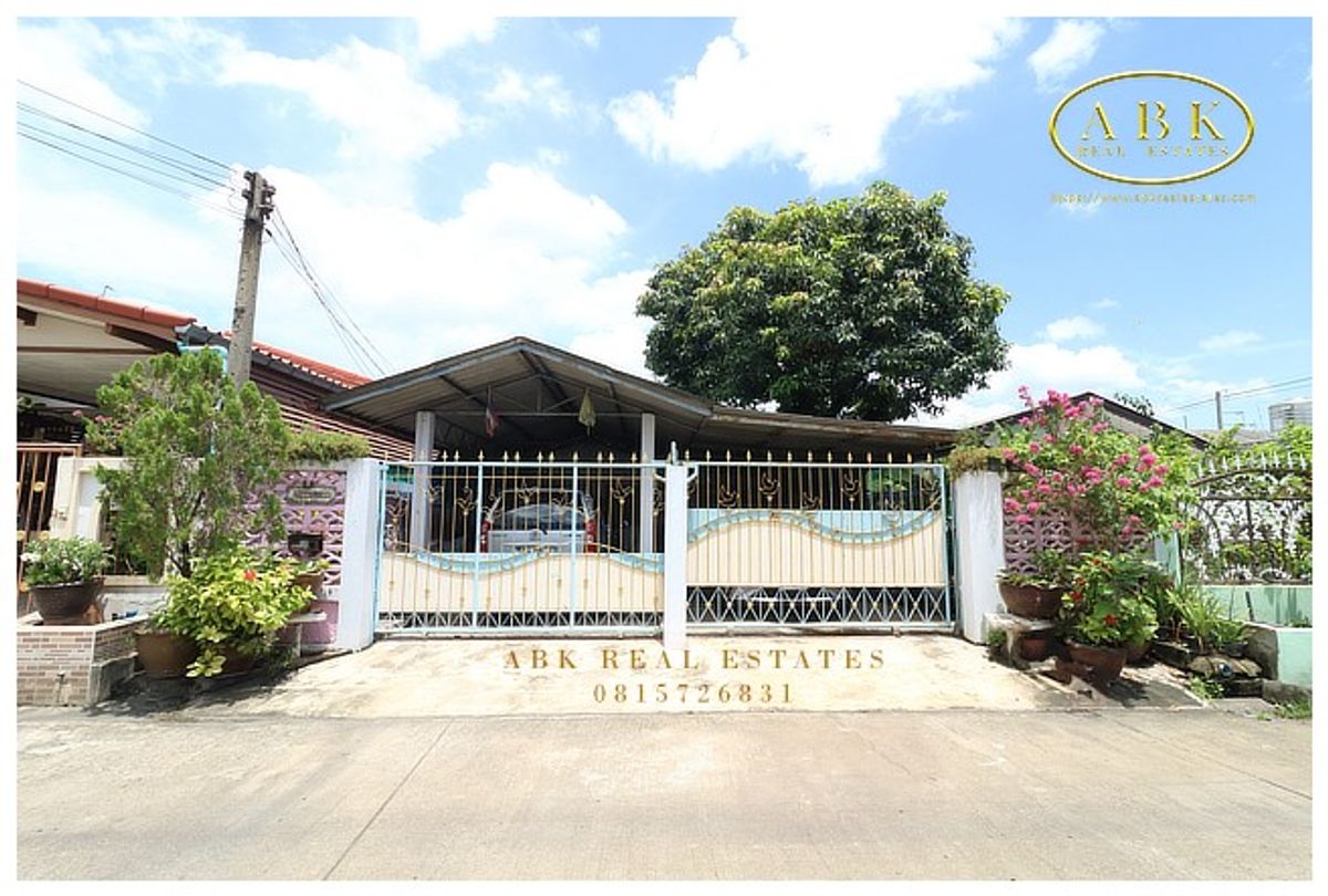 ขายด่วน บ้านเดี่ยว หมู่บ้านศรีเสถียร สามพราน นครปฐม ราคา 1.79 ล้านบาท