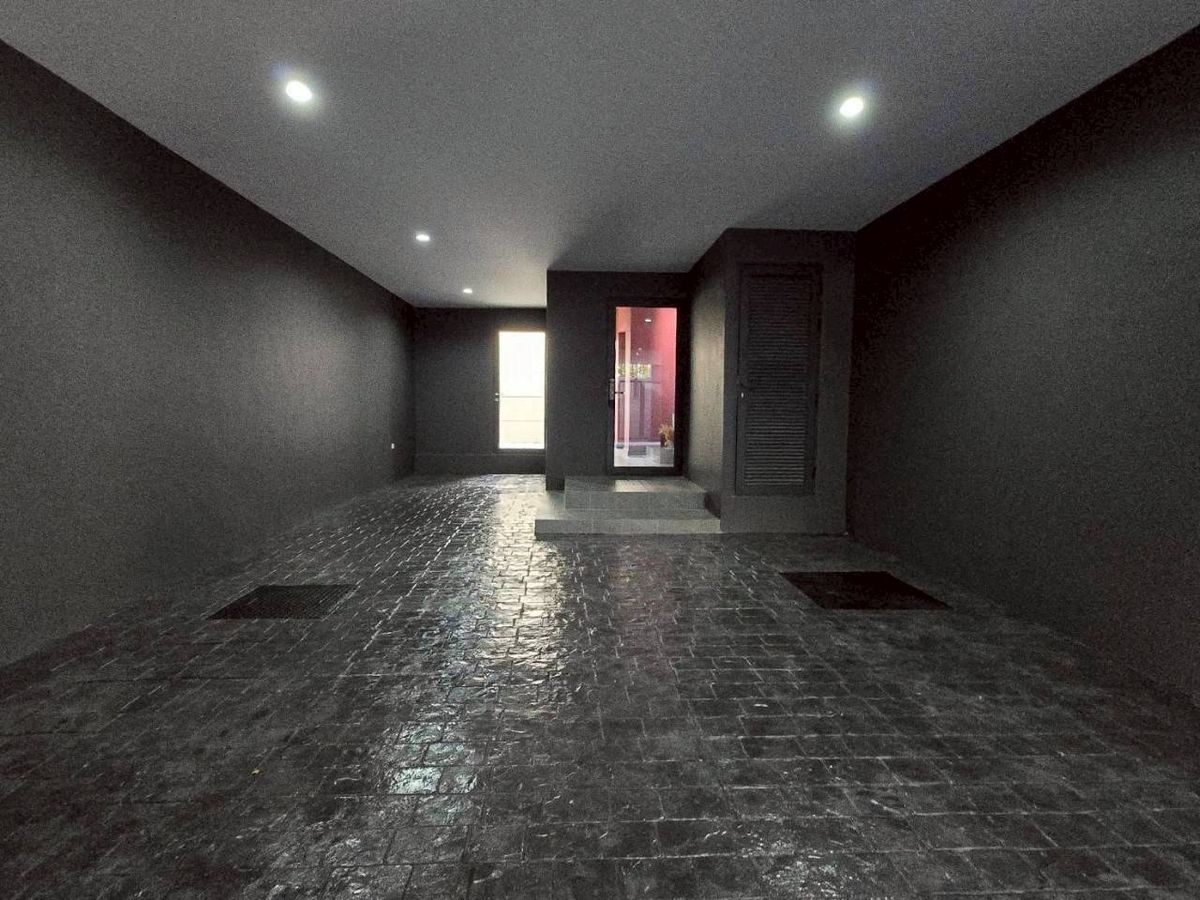 ♦ Rare Unit Townhome ♦ 4 layers | Land size 26.81 sq.w. Usable area 407.00 sq.m. | 3 bedrooms, 4 bathrooms, 3 parking spaces | Near Thonglor- Ekamai Lifestyle, J Avenue Thonglor – รูปที่ 3