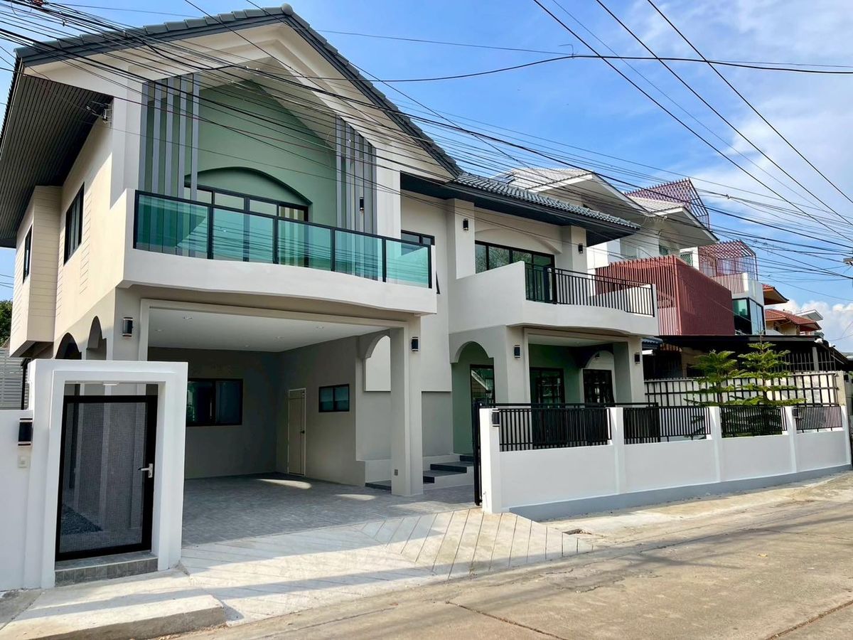🎉🏡 Special price! Re -house house #Preecha Village, Petch #Ramkhamhaeng 76, Gold Location, ready to move in! Free lying! ✨