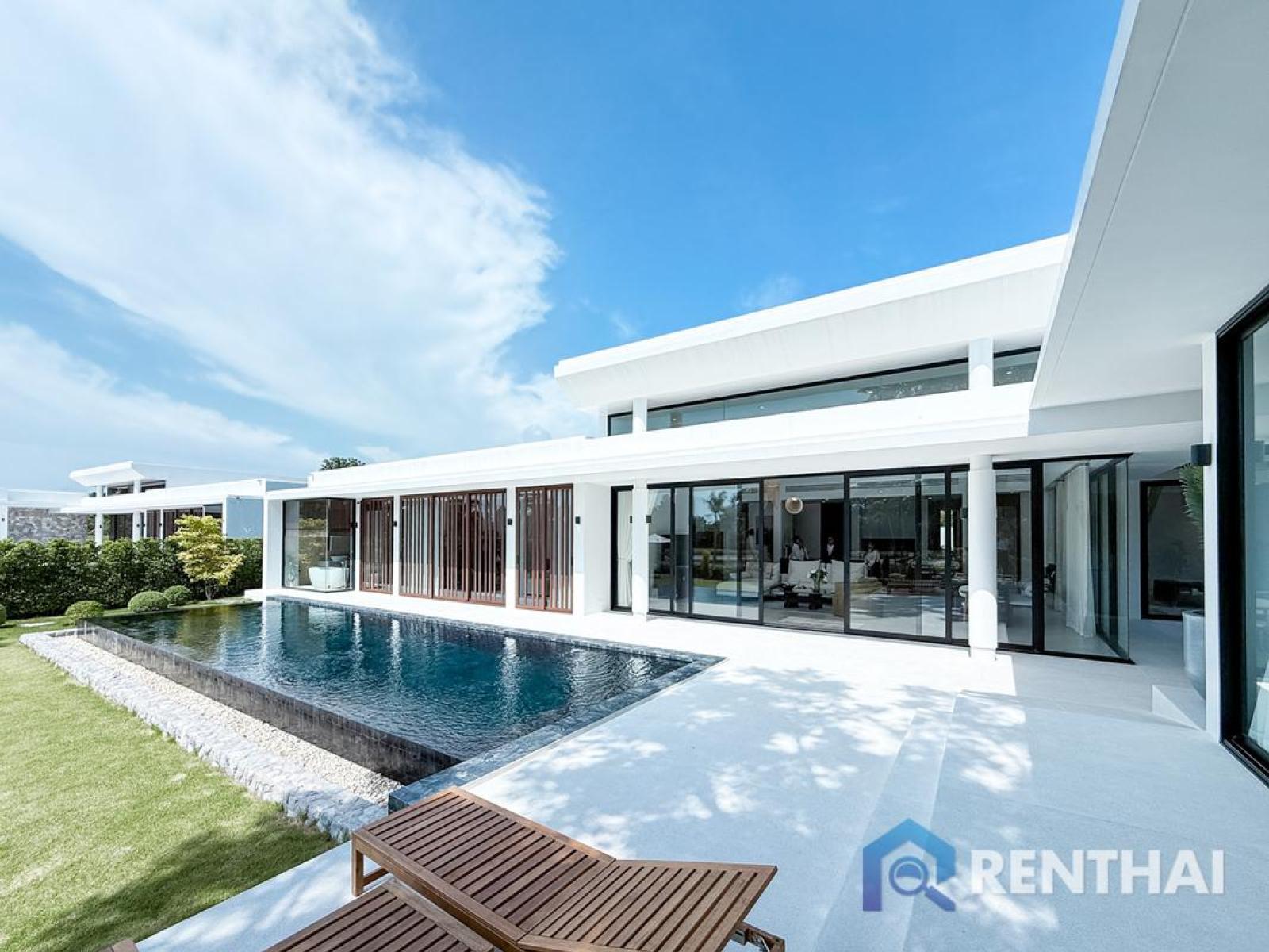 In the Shade of Nature at Sunplay pool villa