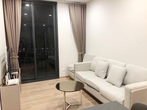 For rent Oka Haus Sukhumvit 36, 2 bedrooms, 50 sq m., corner unit, panoramic river view.