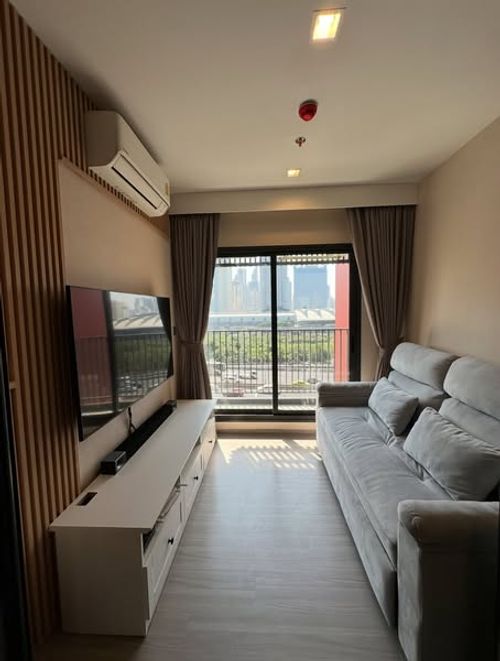 [For Rent] Life Asoke Hype Condominium — Only 300m to MRT Phra Ram 9 Muji-style, city view unit on 10+ floor | 35 sq.m. Fully furnished