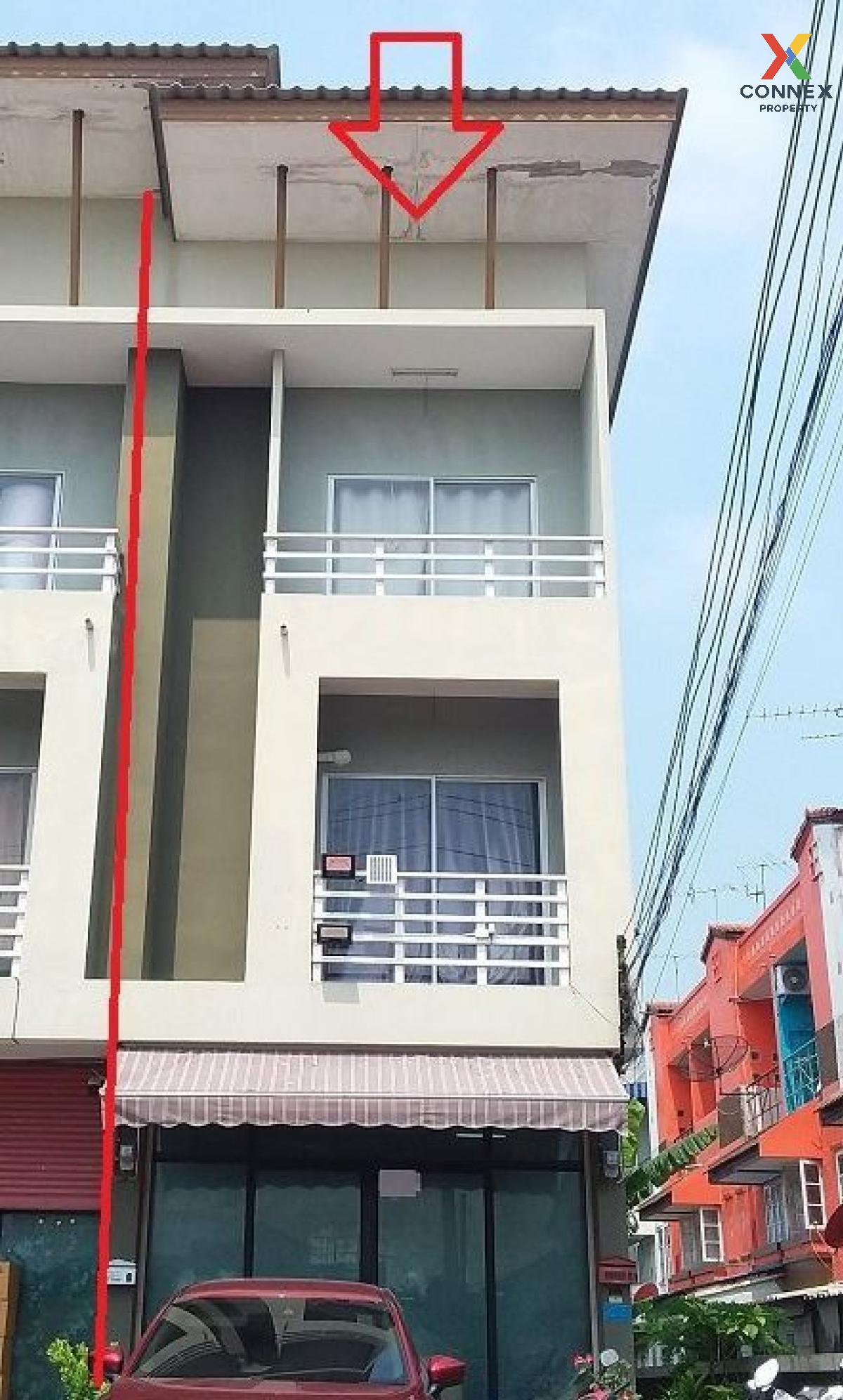 For Sale Townhouse/Townhome  , Home in Town , corner unit , Khu Khot , Lam Luk Ka , Pathum Thani , CX-122836
