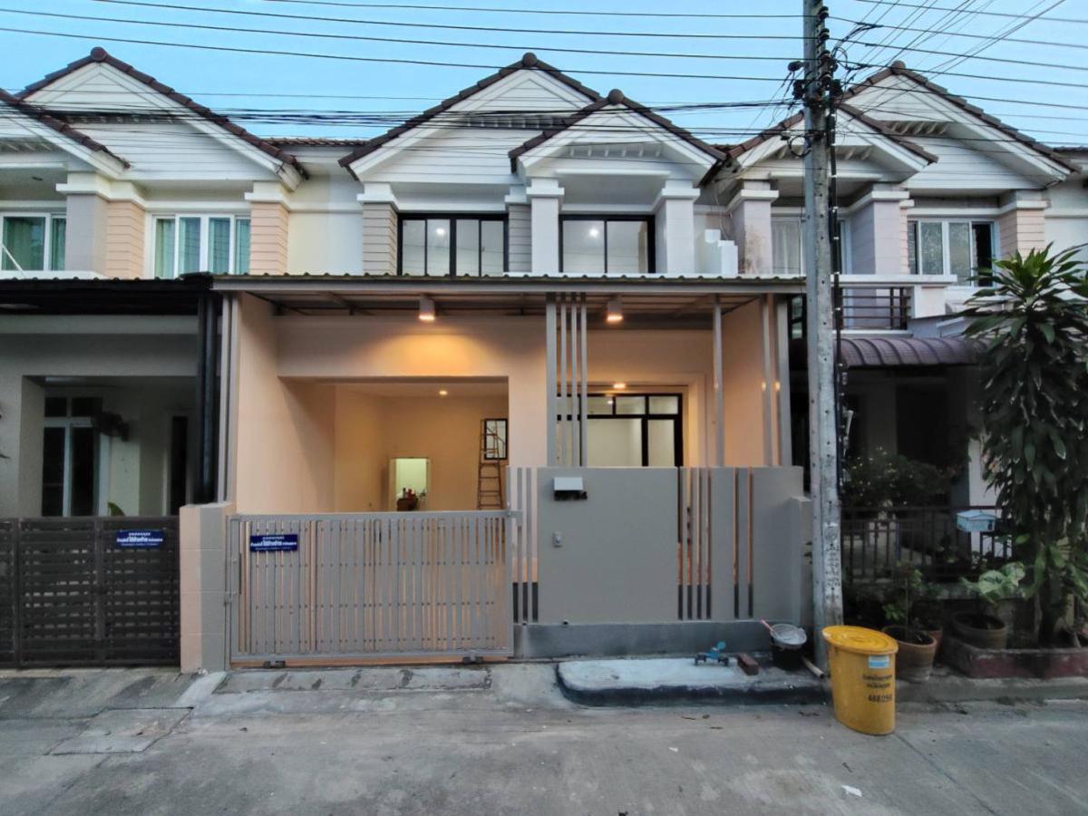 ขายทาวน์เฮ้าส์/ทาวน์โฮม ทิพย์พิมาน บ้านริมคลอง รีโนเวทใหม่ เสาธงหิน บางใหญ่ นนทบุรี CX-121912 ขายทาวน์เฮ้าส์/ทาวน์โฮม ทิพย์พิมาน บ้านริมคลอง รีโนเวทใหม่ เสาธงหิน บางใหญ่ นนทบุรี CX-121912