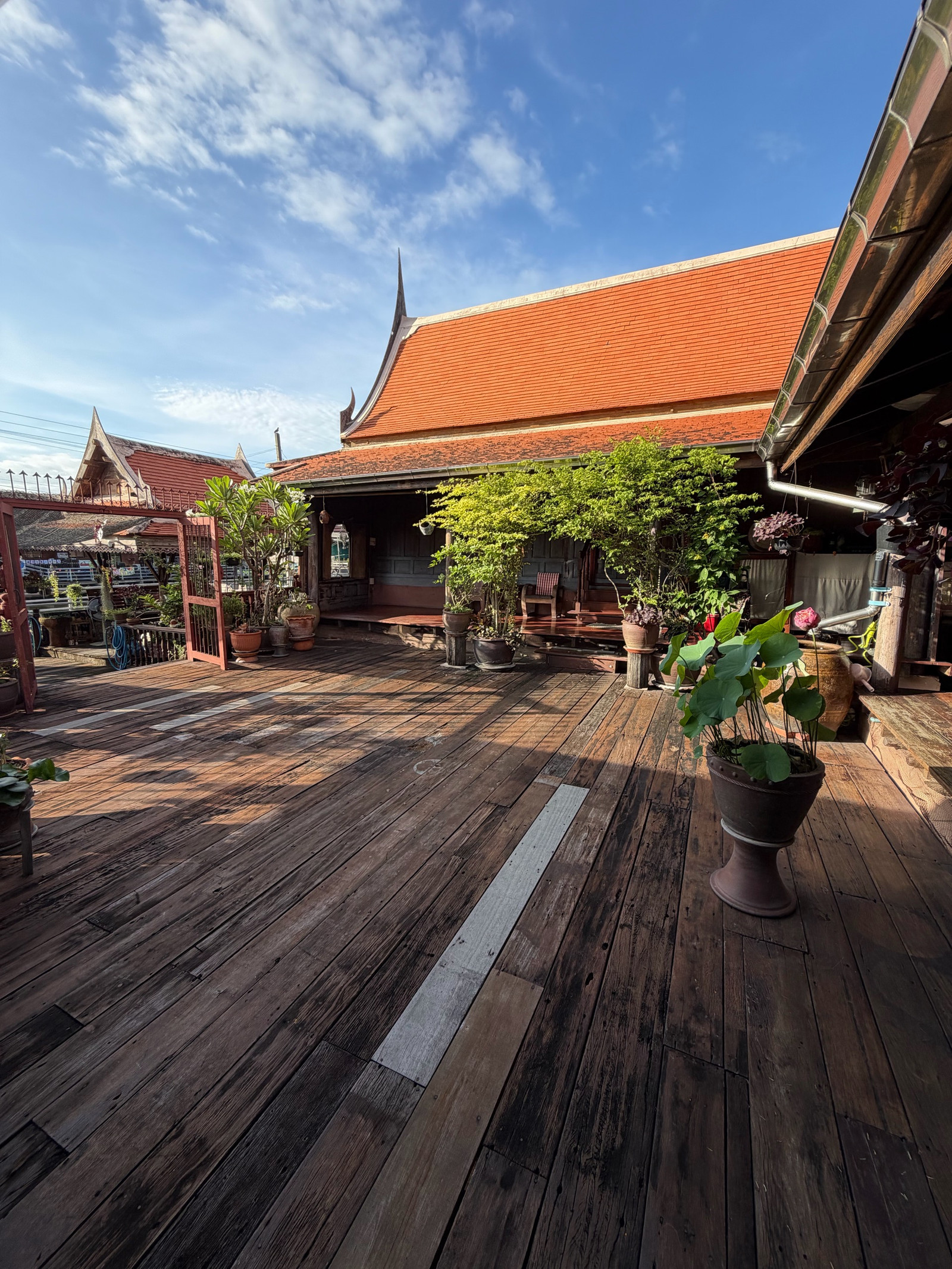 ให้เช่าบ้านเรือนไทยเพื่ออยู่อาศัย ริมคลองบางกอกน้อย บางใหญ่ นนทบุรี 