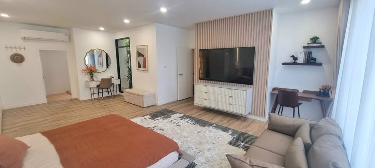 ขาย/เช่า บ้านเดี่ยว Luxurious Modern บนถนนลาดกระบัง  – รูปที่ 2