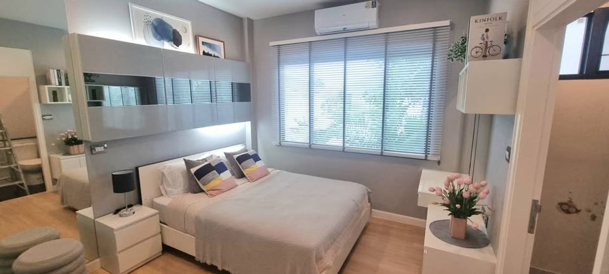 ขาย/เช่า บ้านเดี่ยว Luxurious Modern บนถนนลาดกระบัง 