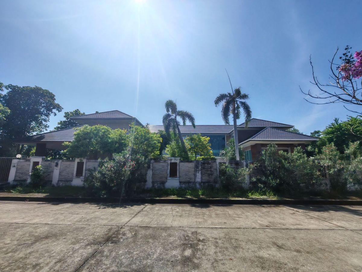 Large detached house for sale Panya Intra Village, P4, Setthi Village Heaven, golf lovers, potential locations in the heart of Ram Inthra Near Fashion Island