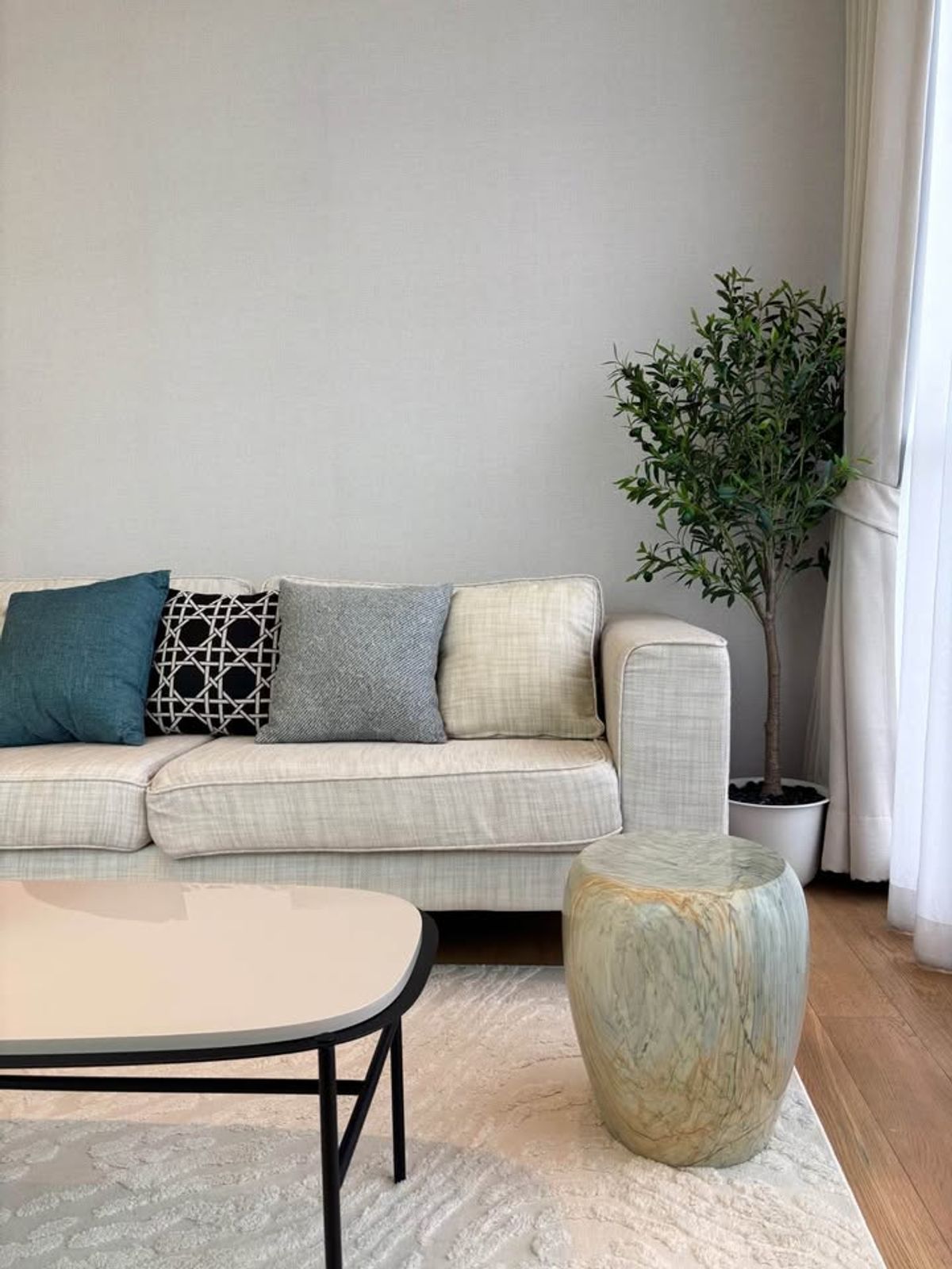 28 CHIDLOM for rent, beautiful corner room, 2 bedrooms, 2 bathrooms, 15th floor