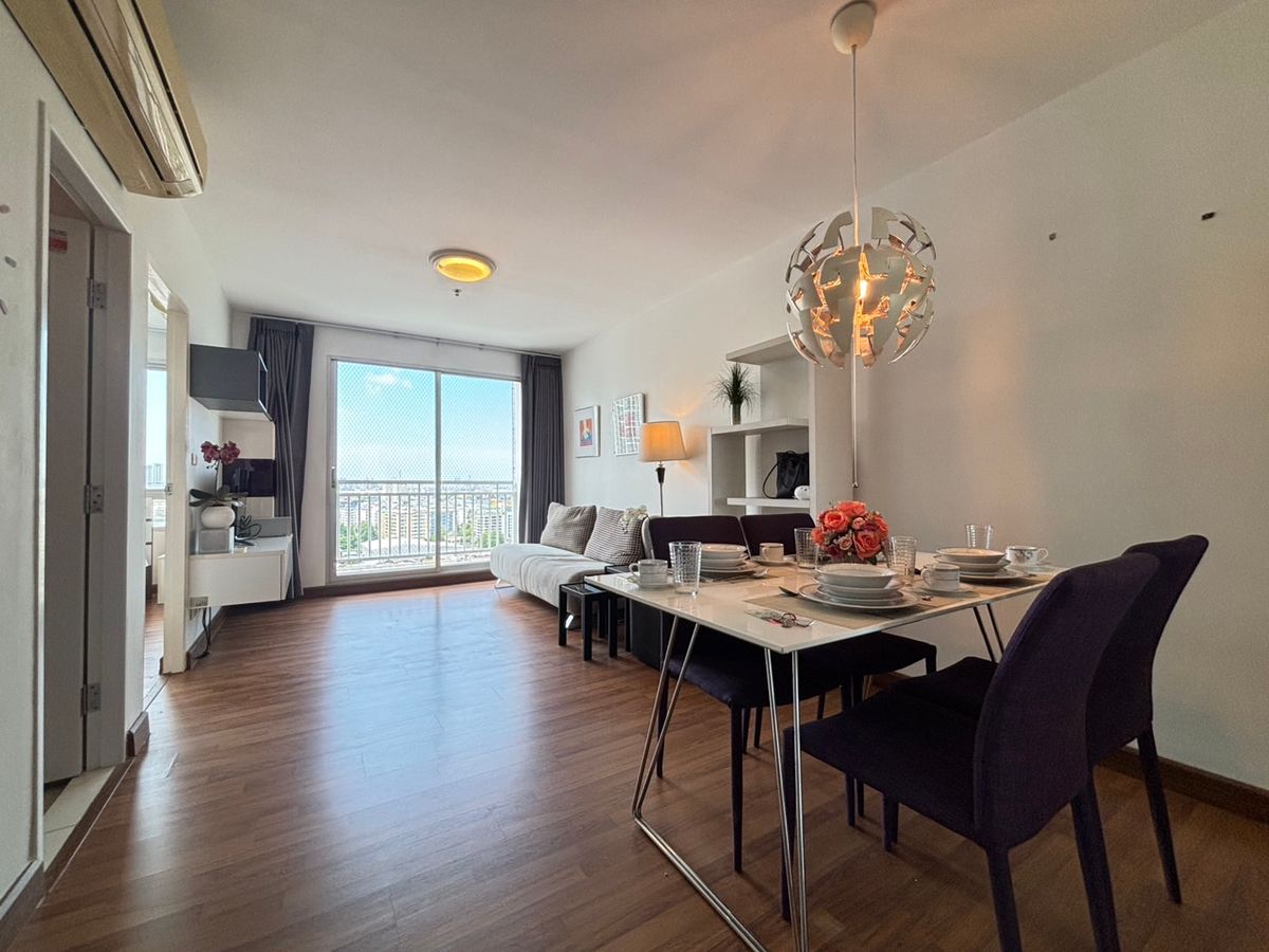 Condo for rent Sukhumvit Plus on Rama 4 (BTS Phrakanong)  (Rt-01) 