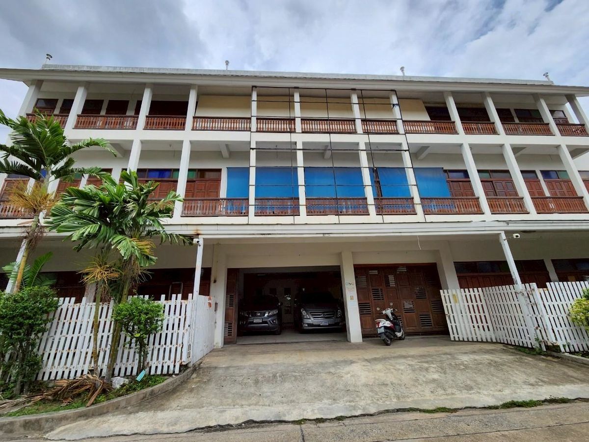 📌 Home Office for Sale – Chaeng Watthana 14 Usable area over 1,500 sq.m. on 200 sq.wah land plot Price: 27 Million THB 📌 Home Office for Sale – Chaeng Watthana 14 Usable area over 1,500 sq.m. on 200 sq.wah land plot Price: 27 Million THB
