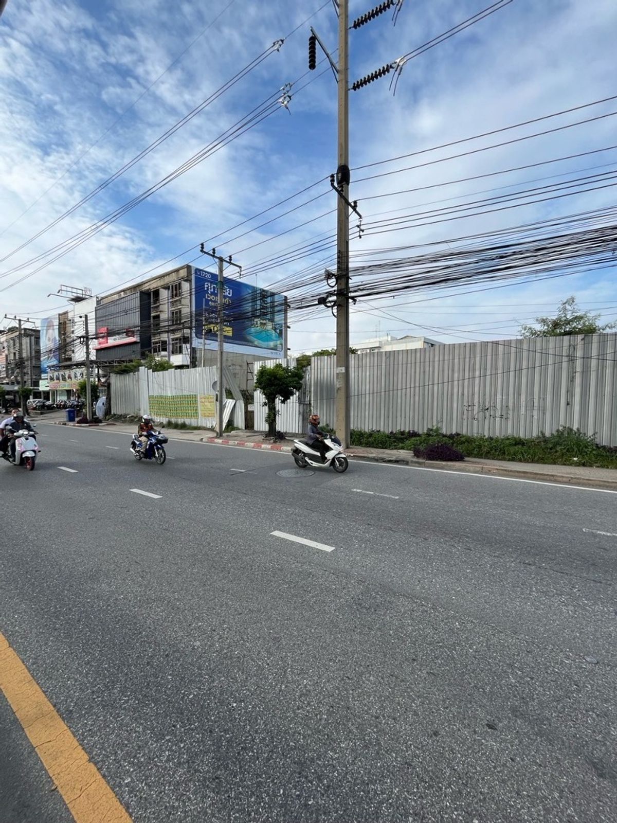 Land for sale on the old Sukhumvit road Land for sale on the old Sukhumvit road