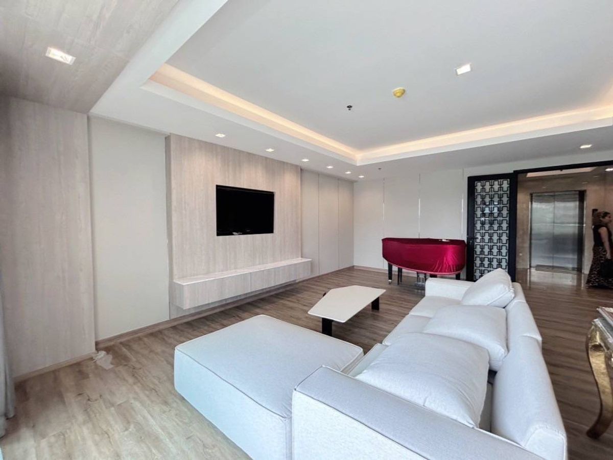 🐱🐶 Rare Item!!! Pet friendly with big size in the heart of Phromphong with private lift ✨Belgravia Residence Sukhumvit 30/1✨4 bedrooms, 5 bathrooms, size 295 sq m, near BTS Phrom Phong Tel.0982645161