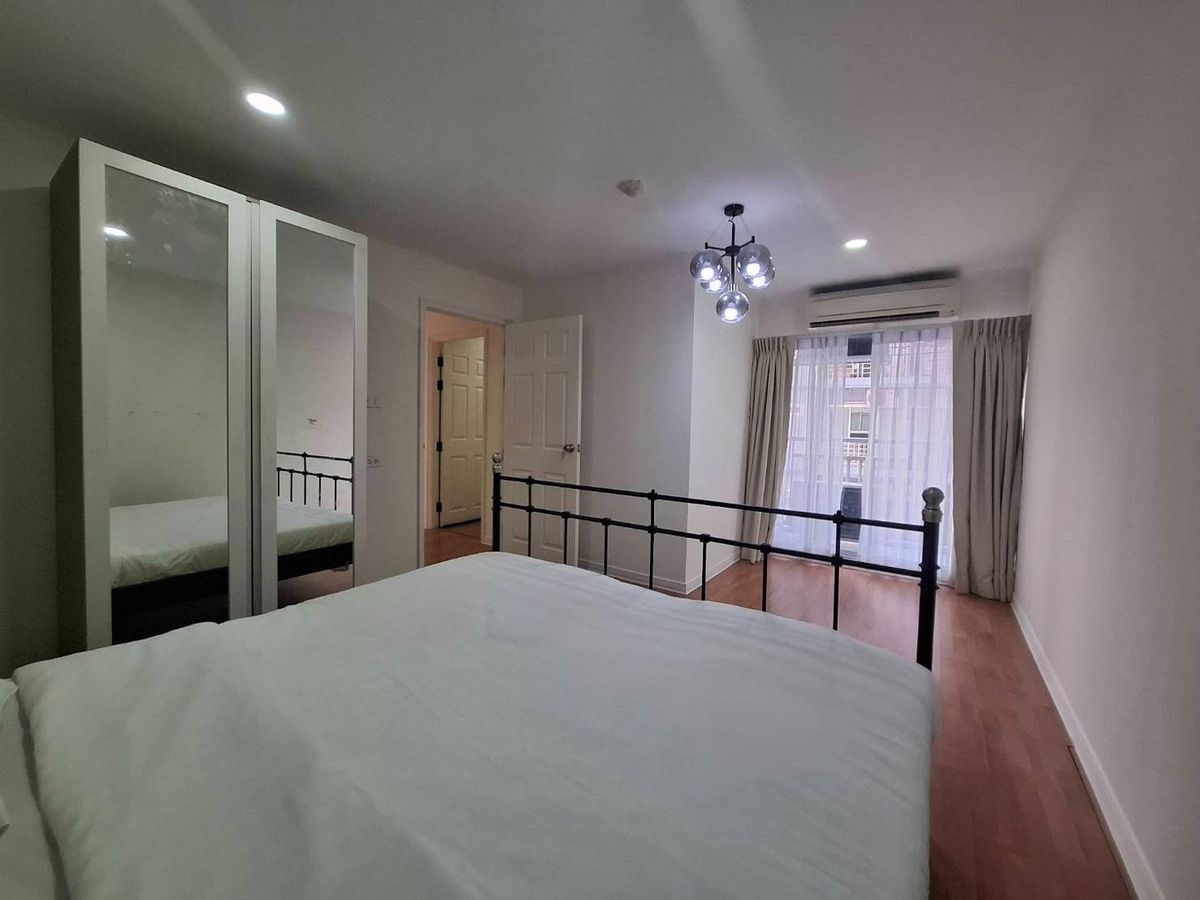 Selling 2 bedrooms, 2 water, 61 sqm. Convenient. Near MRT, Lumpini Ville Condo Center (S4864) Selling 2 bedrooms, 2 water, 61 sqm. Convenient. Near MRT, Lumpini Ville Condo Center (S4864)