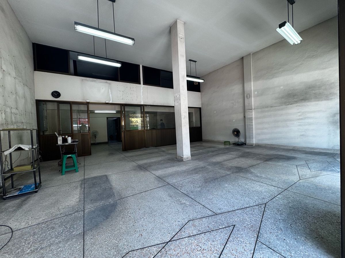 Com001🏠 4 -story commercial buildings, two booths, can do a business company, shop and residence. On Nut Road Near Prawet Intersection Near the motorway Com001🏠 4 -story commercial buildings, two booths, can do a business company, shop and residence. On Nut Road Near Prawet Intersection Near the motorway