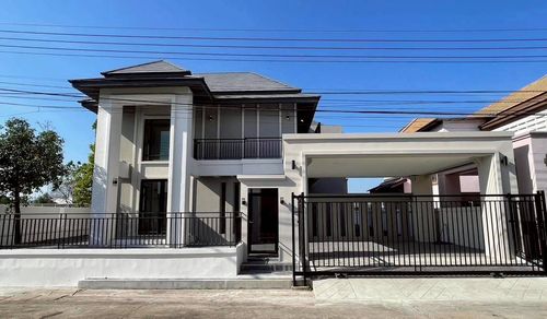 ♠ Modern detached house ♠ 2 layers | Land size 113.00 sq.w. Usable area 350.00 sq.m. | 4 bedrooms, 5 bathrooms, 2 parking spaces | Near Phutthamonthon Market