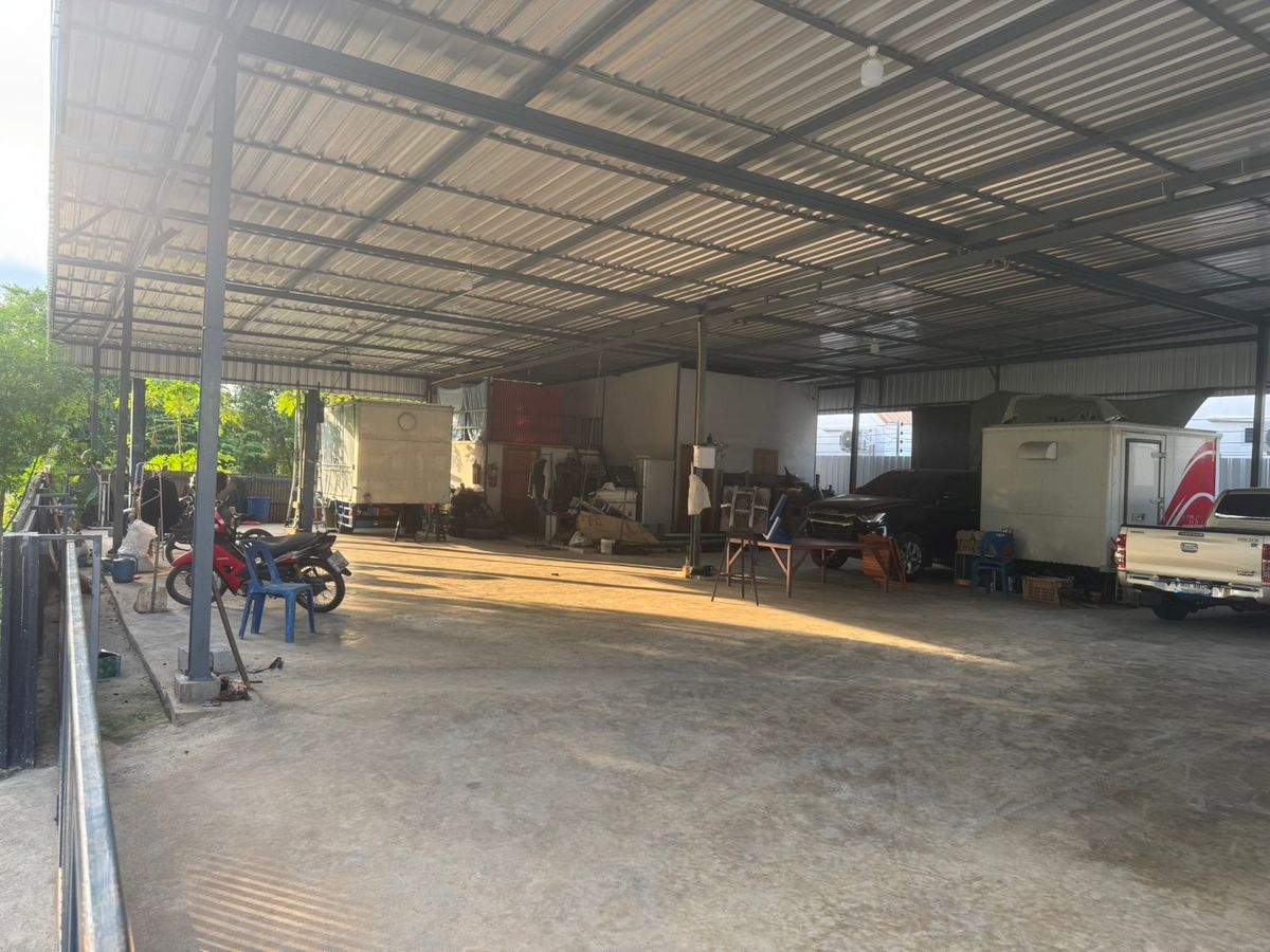 100 square wah, build a company, factory, warehouse, near hospitals, fresh markets, airports, electric train and motor New cut road, Bangkok, Rama 9, near the workplace [ selling] near the community mall New expressway entrance