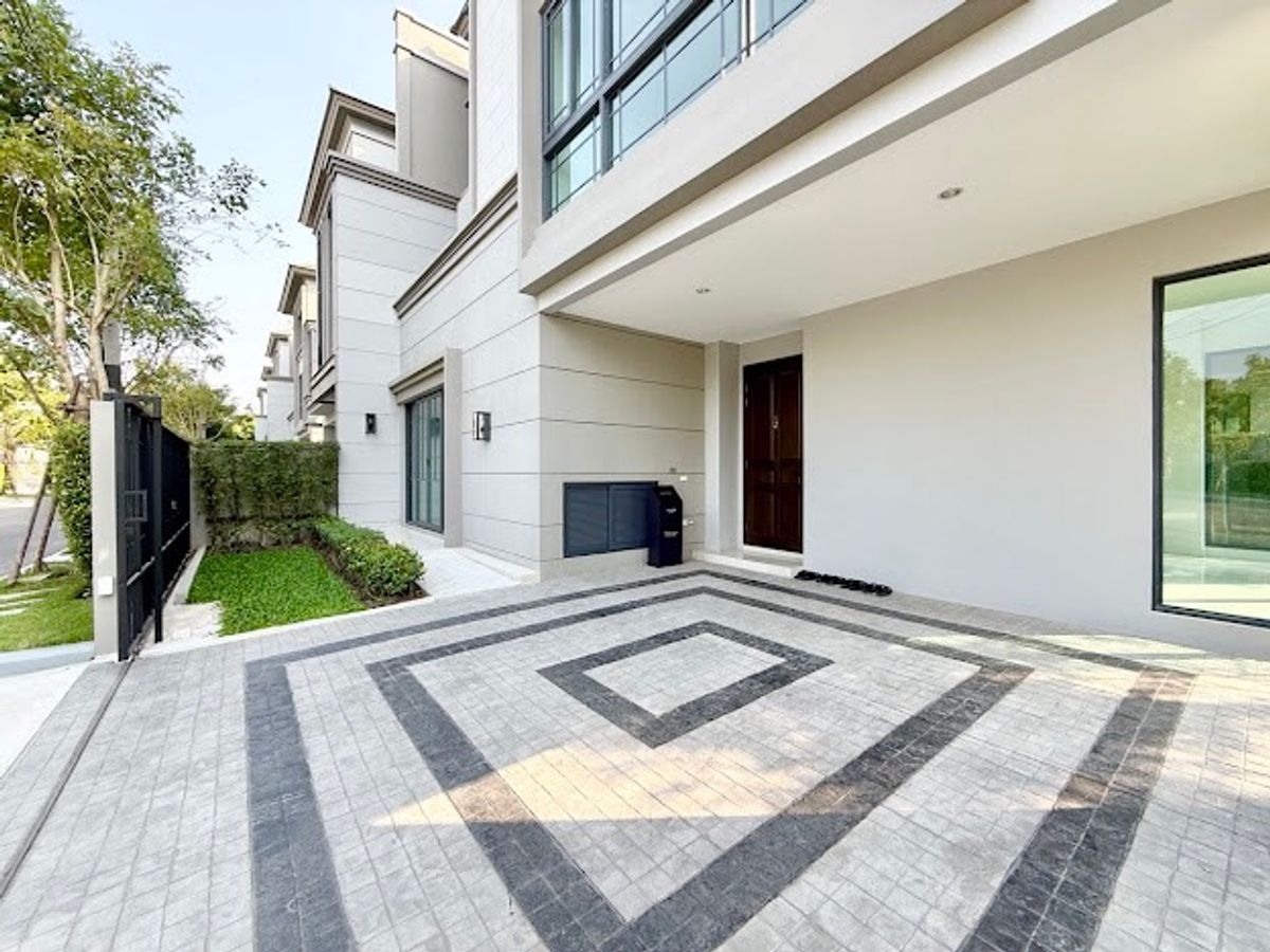 🏛️✨Baan Klang Muang Classe สุขุมวิท 77 | บ้านแฝด 3 ชั้น ขนาด 241 ตร.ม. 40 ตร.ว. 4 ห้องนอน 4 ห้องน้ำ 2 ที่จอด เริ่ม 20.9 MB ติดต่อนัดชม Tel.0922635410 (เอิร์ธ) 🏛️✨Baan Klang Muang Classe สุขุมวิท 77 | บ้านแฝด 3 ชั้น ขนาด 241 ตร.ม. 40 ตร.ว. 4 ห้องนอน 4 ห้องน้ำ 2 ที่จอด เริ่ม 20.9 MB ติดต่อนัดชม Tel.0922635410 (เอิร์ธ)