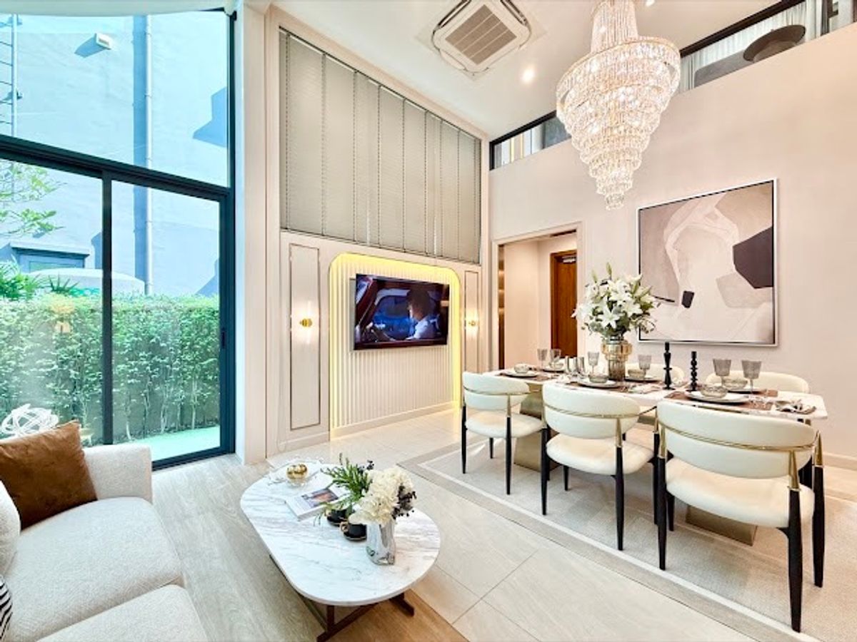 🏛️Baan Klang Muang Classe สุขุมวิท 77✨ทาวน์โฮม 3 ชั้น ขนาด 190 ตร.ม. 24 ตร.ว. | 2 ห้องนอน 3 ห้องน้ำ 2 ที่จอด เริ่ม 13.9 MB ติดต่อนัดชม Tel.0922635410 (เอิร์ธ) 🏛️Baan Klang Muang Classe สุขุมวิท 77✨ทาวน์โฮม 3 ชั้น ขนาด 190 ตร.ม. 24 ตร.ว. | 2 ห้องนอน 3 ห้องน้ำ 2 ที่จอด เริ่ม 13.9 MB ติดต่อนัดชม Tel.0922635410 (เอิร์ธ)