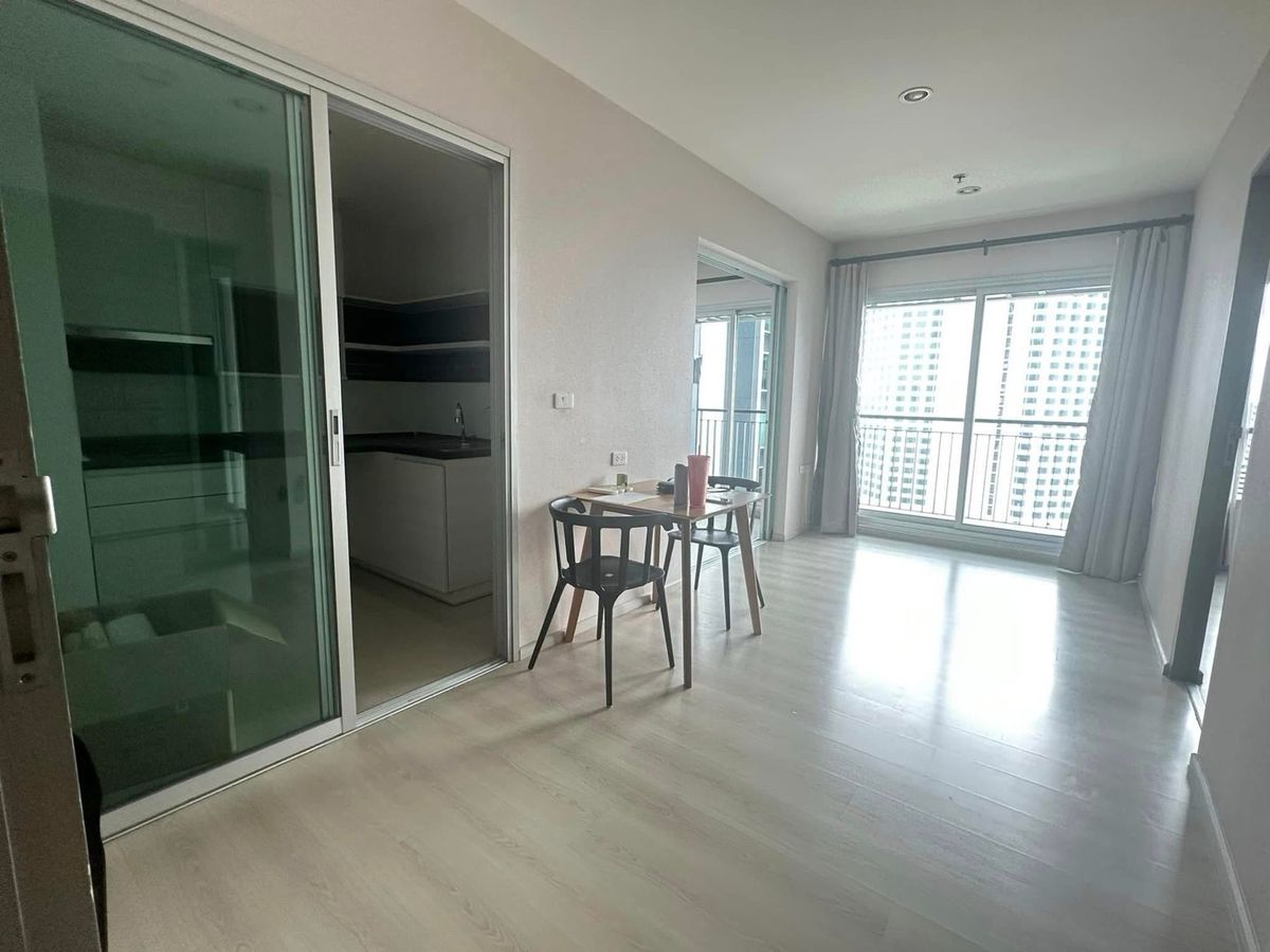✨ For Sale: Life Ratchadapisek Condo ✨ 💰 Only 4,240,000 THB ✨ For Sale: Life Ratchadapisek Condo ✨ 💰 Only 4,240,000 THB
